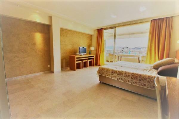 Le Grand Hotel Кан Екстериор снимка